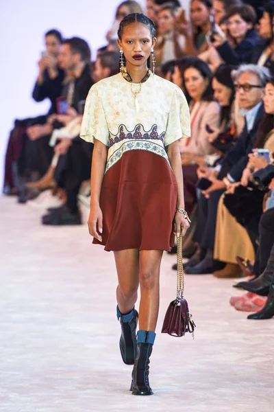 Look 19
